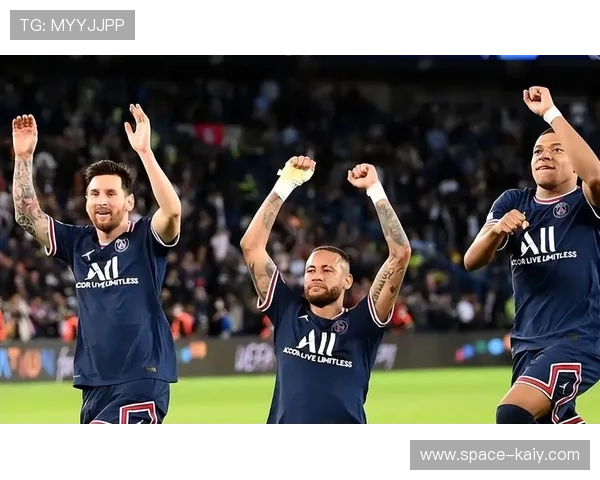 巴黎进攻狂欢：三叉戟火力全开，客场碾压